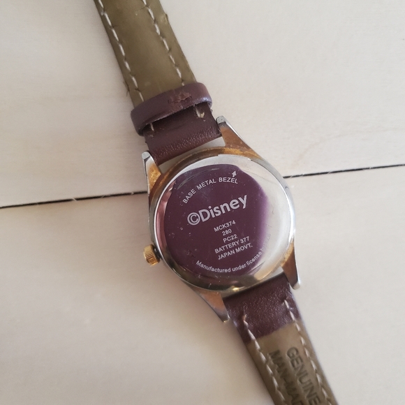 Disney Mickey Mouse vintage Watch brown leather band - Picture 7 of 8